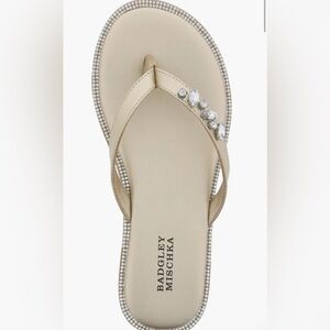 Badgley Mischka Collection Badgley
Mischka Missy Flip Flop (size 5)